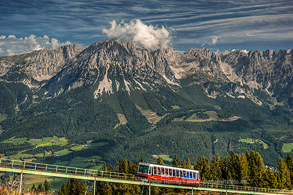 Foto von Peter Hennig PIXELWERKSTATT Hartkaiserbahn vor dem Panorama des 'Wilden Kaisers'